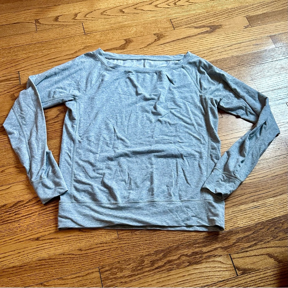 Nike Women's Gray Long Sleeve Top
